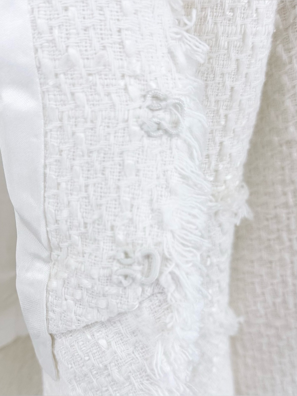 White House Black Market White Tweed Blazer Size 4 Fringe Trim Jacket - Picture 7 of 9
